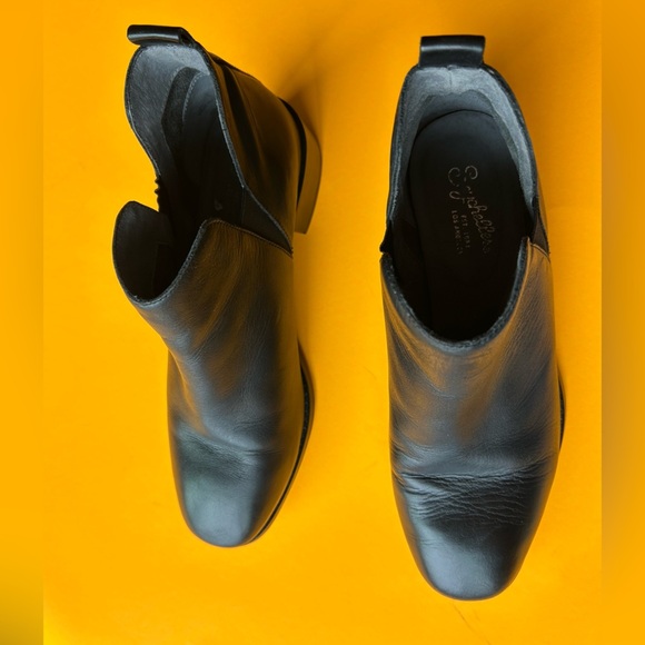 Seychelles Sleek Black Leather Pull On Ankle Boots   Size 9.5 - Picture 6 of 12